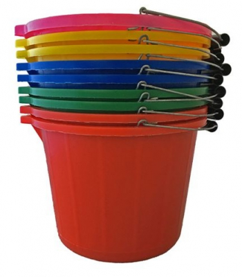 3 Gallon Stable Buckets